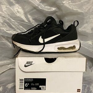Nike Air Max INTRLK Lite Women’s Sneakers Size 6.5